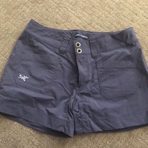Arcteryx womens size 6 hiking shorts